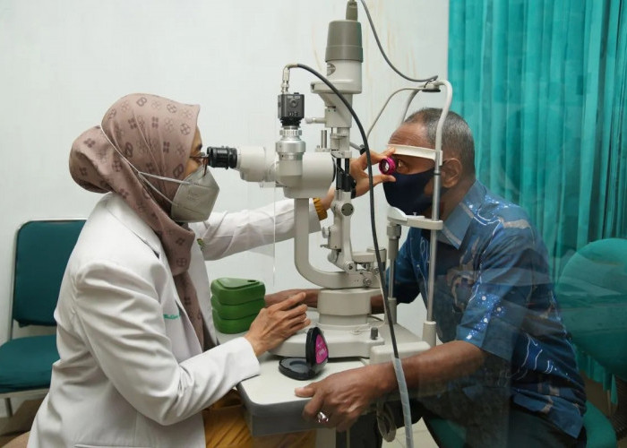 Menjaga Mata Sehat di Era Digital: Tips dari Pakar RSUD Sultan Syarif Mohamad Alkadrie Pontianak