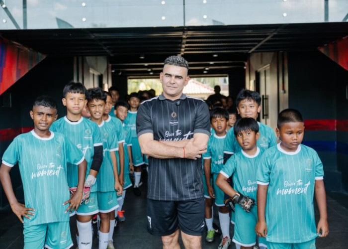 Hisense Ajak Legenda Timnas Indonesia Cristian Gonzales Berbagi Ilmu kepada Para Calon Bintang Sepak Bola