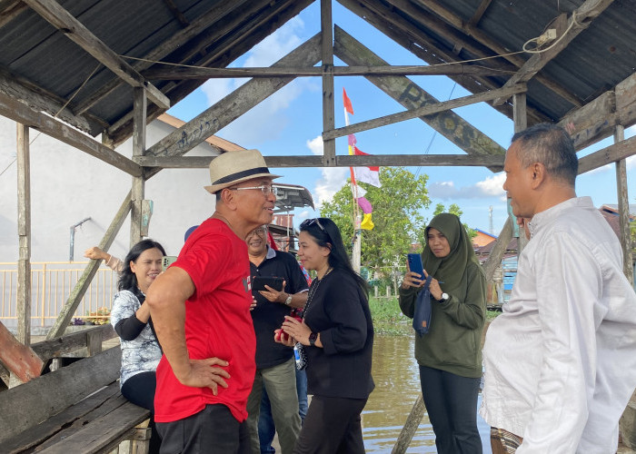 Dahlan Iskan Silaturahmi ke Rumah Orang Tua Veddriq Leonardo, Antusias Liat Buku Bacaan Sang Juara Olimpiade