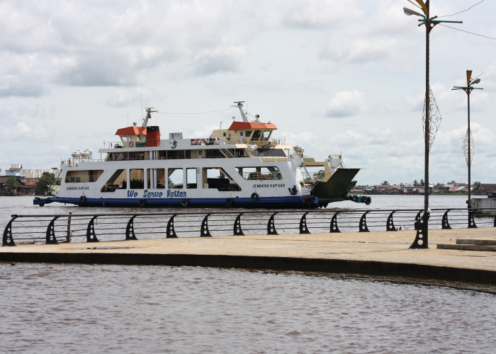 Warga Pontianak Utara Terbantu Beroperasinya KMP Jembatan Kapuas
