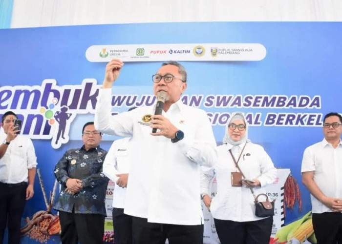 Menko Pangan ke Kubu Raya, Pastikan Pupuk Aman dan Harga Gabah Naik
