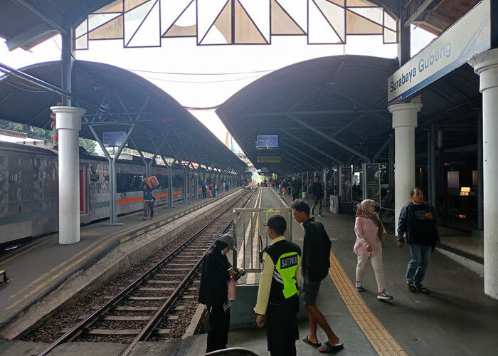 212.734 Penumpang Gunakan KA Selama Long Weekend Hari Raya Waisak di Daop 8 Surabaya
