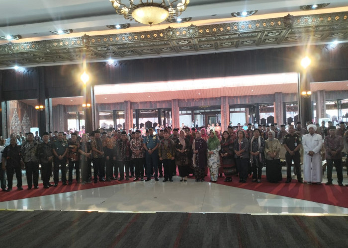 Pelantikan Ketua IKBM Kalbar, Sukiryanto Tekankan Pentingnya Persatuan Antar Etnis