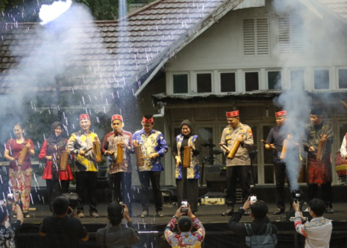 Pekan Kebudayaan Daerah Singkawang 2025 Resmi Dibuka, Wawako Muhammadin Tekankan Pentingnya Pelestarian Budaya