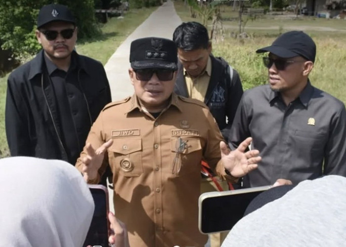 Bupati Sujiwo Resmikan Jalan Poros Ekonomi Batu Ampar, Kubu Raya