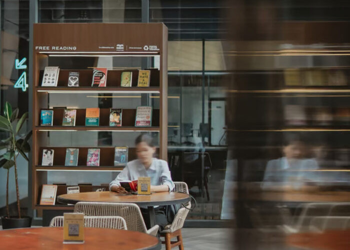 ASHTA District 8 Menjadi Mall Pertama yang Menghadirkan “Free Reading Space”