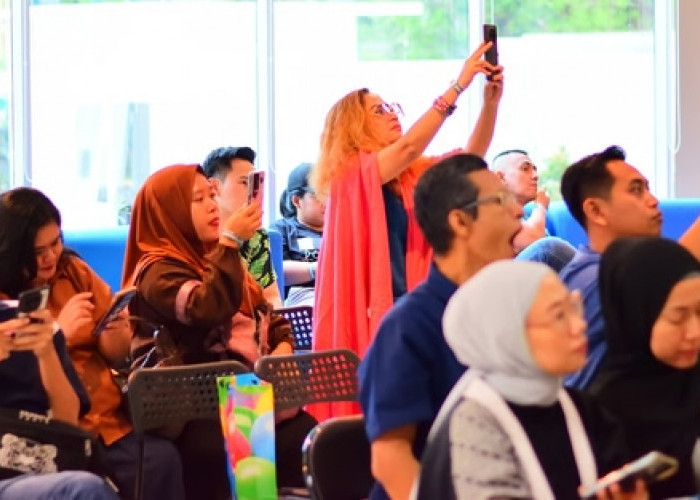 Kolaborasi TikTok: Dorong Potensi Ekonomi & Penghasilan Digital