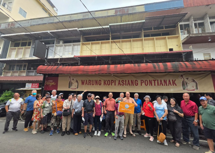27 Wisatawan Senior Singapura Tuntaskan Tur 5 Hari di Kalbar di Tengah Kabut Asap