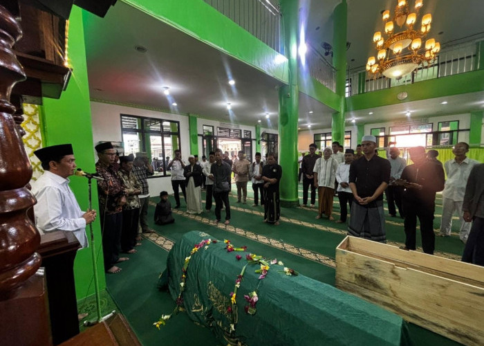 Berkhidmat Tanpa Batas, Jejak Pengabdian Ahmad Hasyim Hadrawi untuk Pontianak dan Umat