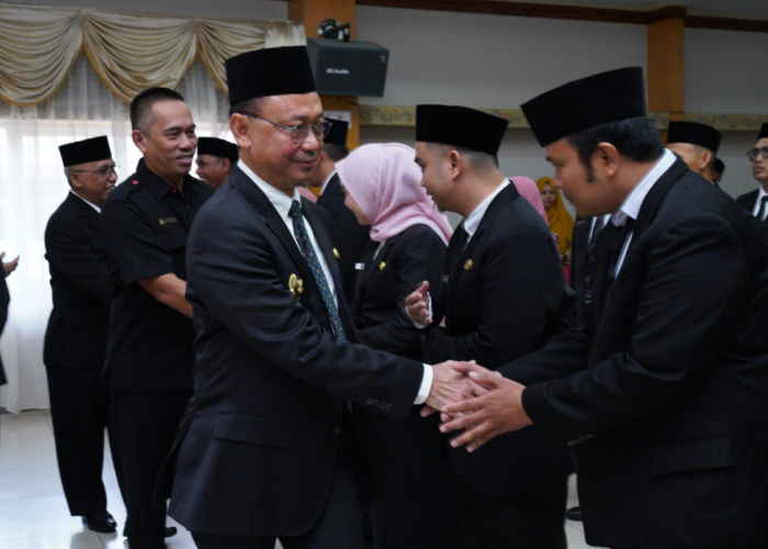 Wali Kota Pontianak Lantik 14 Kepala Sekolah dan 164 PPPK, Dorong Inovasi dan Kinerja Cepat