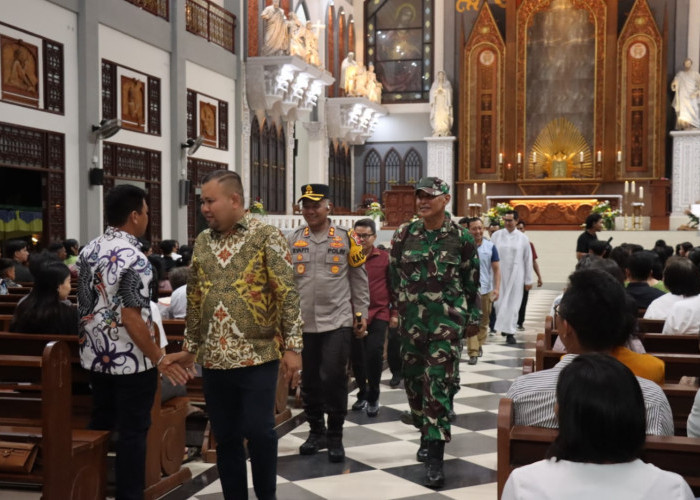 Jajaran Forkopimda Kabupaten Melawi Pastikan Keamanan Ibadah Malam Natal