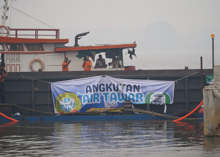 1,1 Juta Liter Air Tawar Tiba di Nipah Kuning, Wako Edi Kamtono: Empat Juta Liter Air Telah Disalurkan 