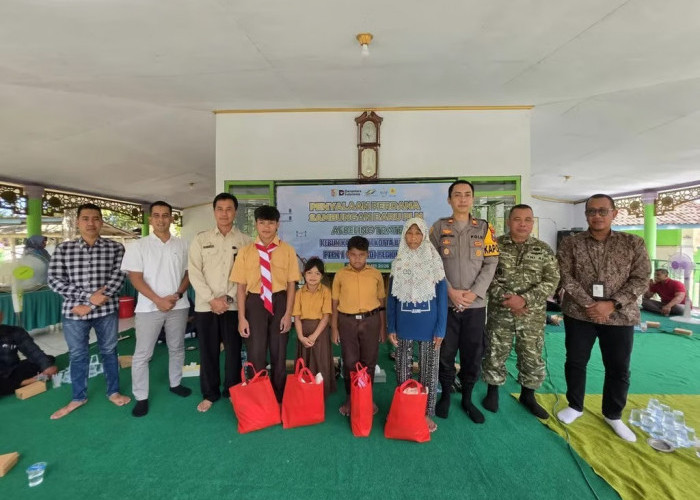 Holding Perkebunan Nusantara melalui PTPN I Regional 5 Terangi 101 Rumah Warga di Jember