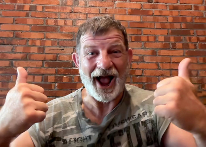 Robby 3 Wheels Terkesan Tiada Bayangan di Tugu Khatulistiwa, Merayakan Kulminasi Matahari di Hari yang Fitri