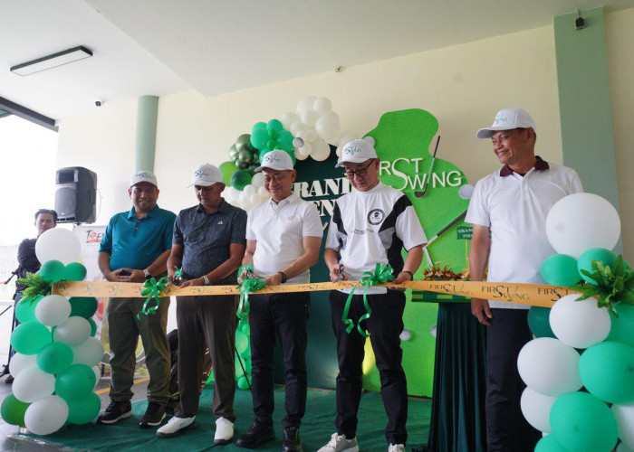 Lapangan Golf First Wing Resmi Dibuka, Walikota Pontianak Beri Dukungan