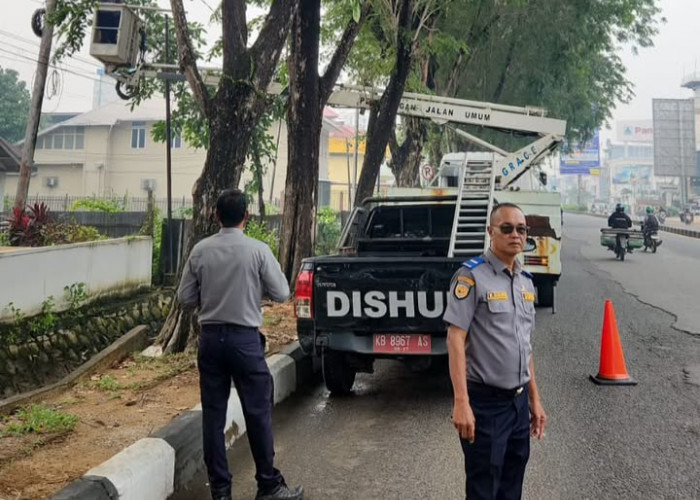 Tanpa Menunggu Viral, Dishub Pontianak Langsung Tindaklanjuti Aduan Warga soal Lampu Jalan Padam di Tanjungpur