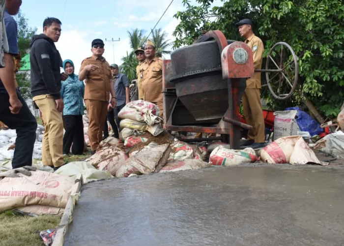 Bupati Kubu Raya Sujiwo Tinjau Jalan Poros Batu Ampar, Target Selesai Sebelum 2028