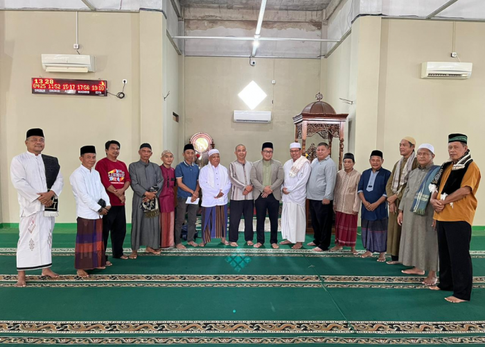 Bantu Penyelesaian Pembangunan, Sujiwo Sumbang Rp 100 Juta Untuk Masjid Awwaluddin