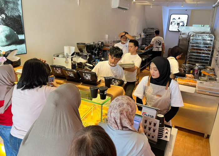 Ana Salt Bread Resmi Dibuka di Pontianak, Antrean Panjang Warnai Hari Pertama