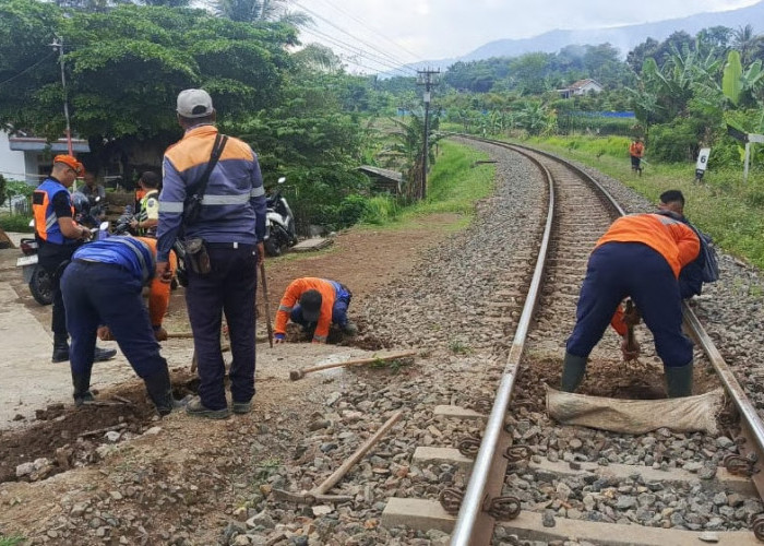 KAI Daop 2 Bandung Terus Himbau Masyarakat Untuk Berhati-Hati Saat Melewati Perlintasan Sebidang