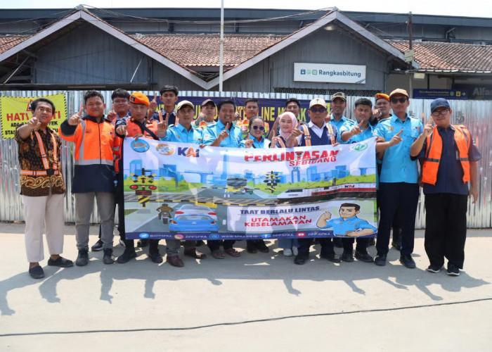 KAI Daop 1 Jakarta Bersama Serikat Pekerja dan Komunitas Railfans Gencarkan Sosialisasi Keselamatan di Perlint