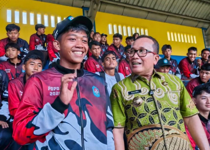 Bupati Sujiwo Beri Bonus untuk Atlet Popda Kubu Raya