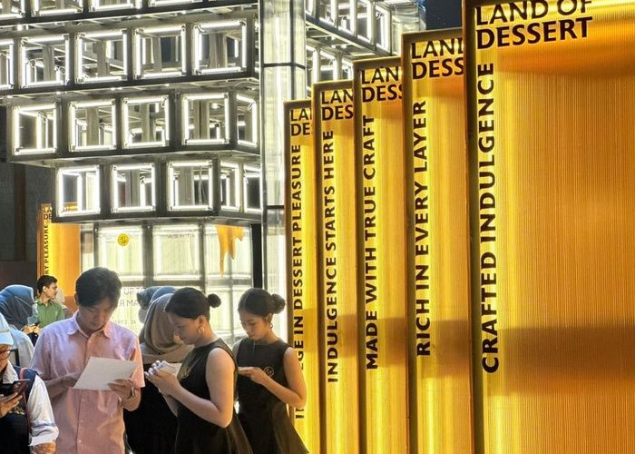 Crazy Dessert Festival di ASHTA District 8