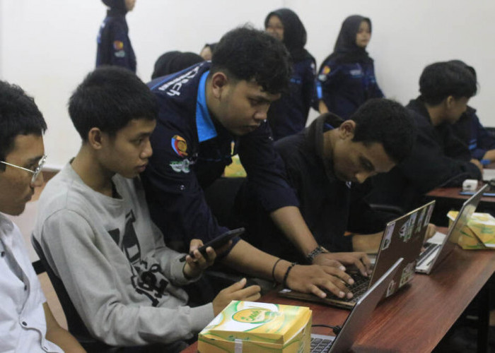Kolaborasi Telkom AI Center Padang dan Cybertech PNP Dorong Pengembangan Talenta Full-Stack Berbasis AI
