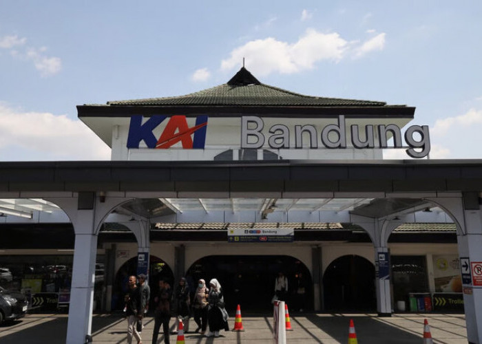 Stasiun Bandung Jadi Jantung Perekonomian Jawa Barat dan Pusat Integrasi Antar Moda