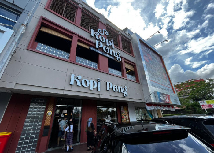 Menikmati Sajian khas Sarawak di Kopi Peng Pontianak