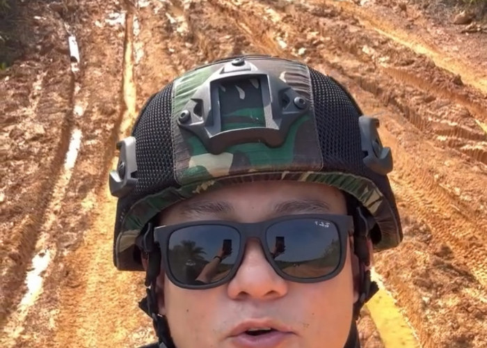 Youtuber Bobon Santoso Soroti Jalan Rusak di Sintang, Pertanyakan Kinerja Pejabat Daerah