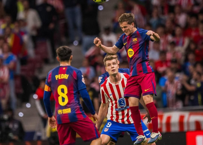 Analisis Taktik Atletico Madrid vs Barcelona: Cara Hansi Flick Manipulasi Ruang lewat Double False Nine