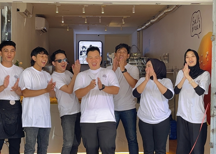 Grand Opening Ana Salt Bread Pontianak, Kisah Haru Owner Persembahkan Roti untuk Sang Mama