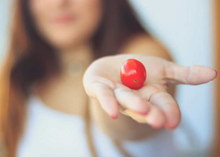 TOMAT SUPERFOOD: Kandungan Cherry Tomato Stevia yang Mendukung Kulit Cerah dan Awet Muda