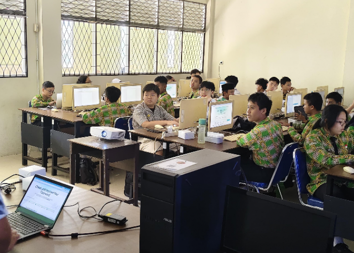 Komdigi Tingkatkan Literasi Cyber Security untuk Siswa SMP di Pontianak