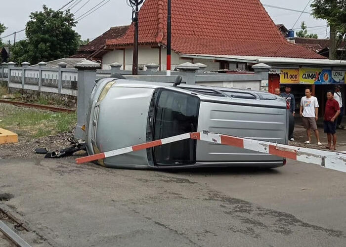 KAI Tegaskan Disiplin Berlalu Lintas di Perlintasan Sebidang, Kecelakaan di JPL 35 Kedunggalar Jadi Pengingat 