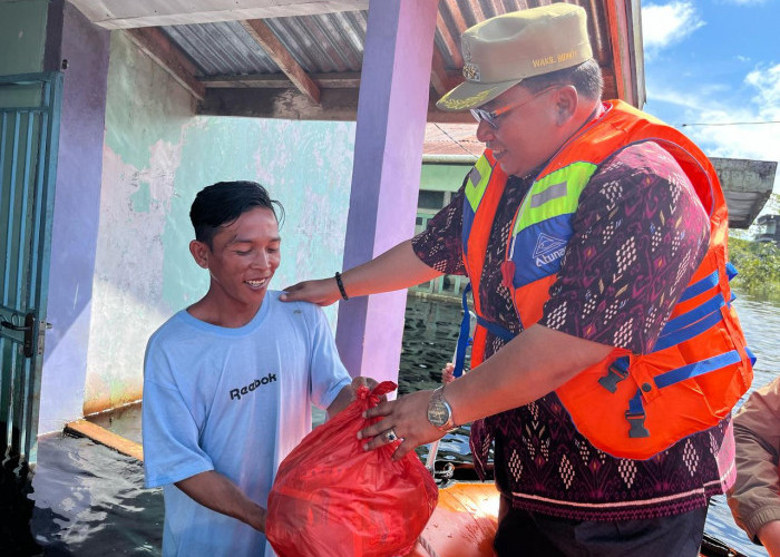 Pemkab Kubu Raya dan TNI Polri Totalitas Tangani Banjir Sungai Ambawang