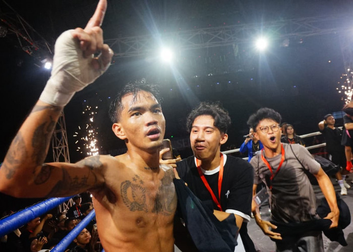 Satria Mahatir Raih Kemenangan Gemilang di Borneo Combat Championship Pontianak, Siap Tantang Reza Oktovian