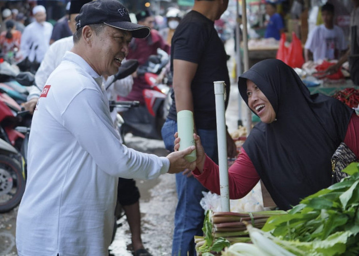 Ria Norsan Bakal Dorong Renovasi dan Penataan Drainase Pasar Pagi Putussibau