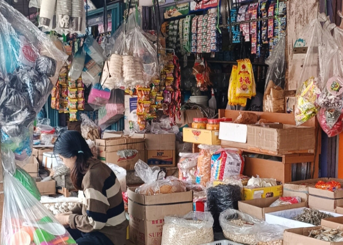 Sejumlah Harga Sembako Naik, Pedagang Pasar Mempawah Pastikan Stok Aman