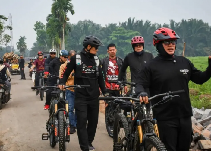 Jalan Penghubung Sejumlah Desa di Kubu Raya Dibangun Bertahap, Ini Kata Bupati Sujiwo