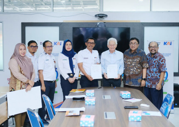 Dukung Konektivitas Transportasi Kampus, KAI Divre III Palembang Berikan Bantuan Program Bina Lingkungan 