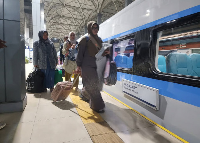 KA Cikuray Favorit dari Daop 2, Gambir dan Yogya Tujuan Utama