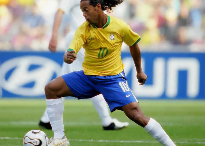Di Roasting Habis-habisan, Ronaldinho Sebut Timnas Brazil Tim Ampas, Begini Tanggapan Raphinha!
