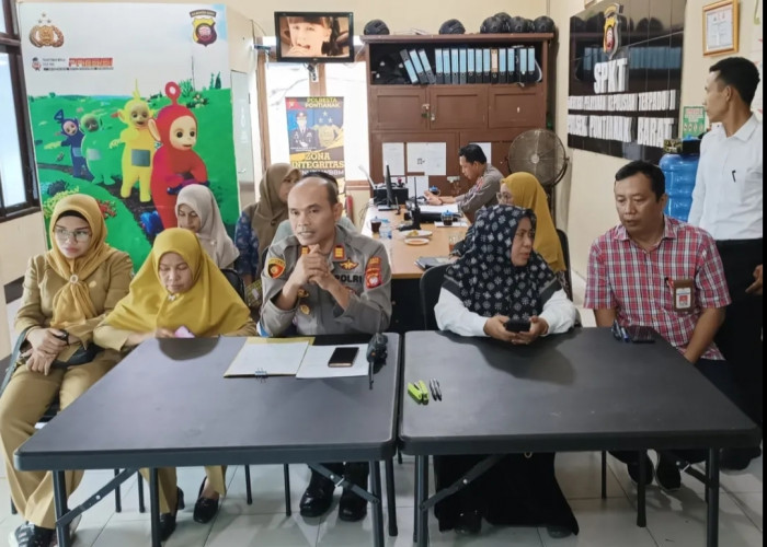 Polsek Pontianak Barat Bersama KPAD Berikan Arahan kepada Orang Tua Anak yang Terlibat Tawuran