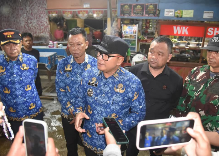 Bupati Kubu Raya Upayakan Solusi Relokasi Pedagang Kios di Jalur Hijau