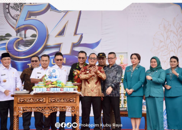 Bupati Sujiwo Tekankan Peran PKK sebagai Garda Terdepan Deteksi Masalah Sosial di Desa