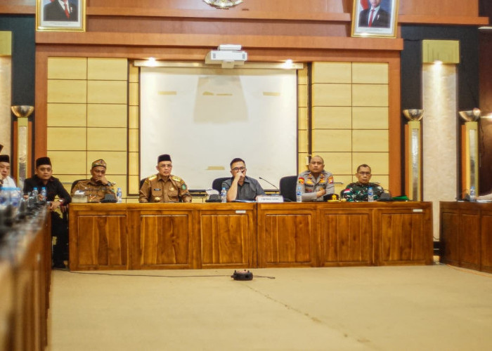 GMNI Kalbar Suarakan 7 Tuntutan di DPRD Kalbar: Tunjangan DPR hingga Isu Lokal