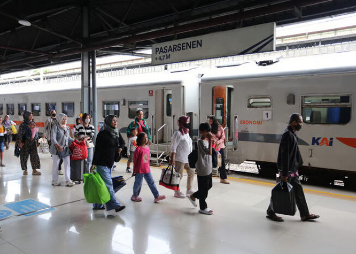 KAI Operasikan Kereta Tambahan Antisipasi Lonjakan Penumpang Libur Nataru 2025/2026