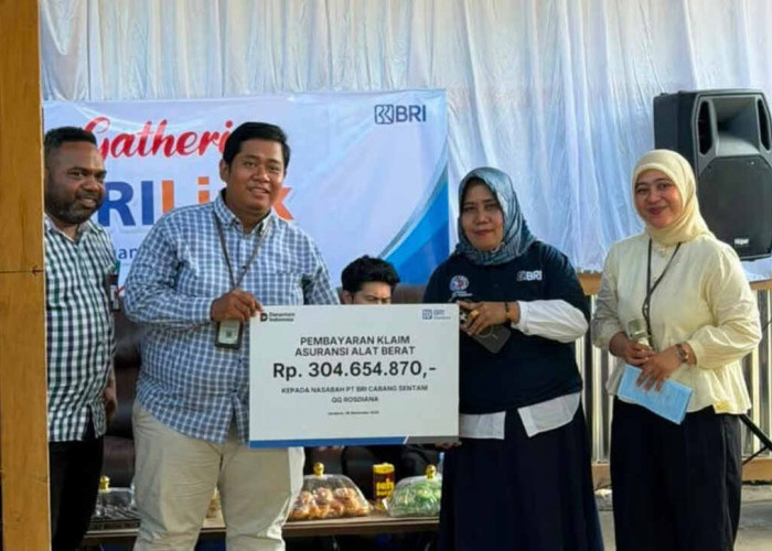 Dukung Pemulihan Aset Nasabah di Sentani, BRI Insurance Bayarkan Klaim Rp304,65 Juta
